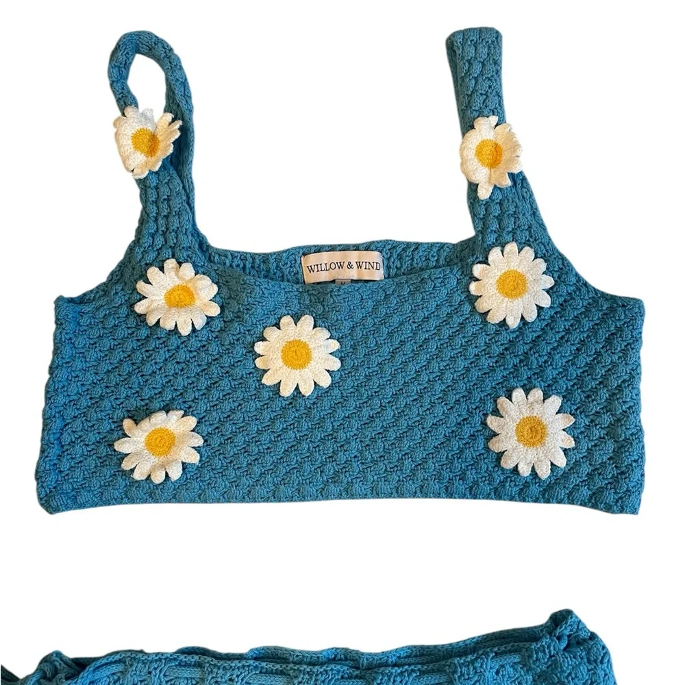 WILLOW & WIND Crocheted Daisy Matching Skirt Set Size: Small/Medium